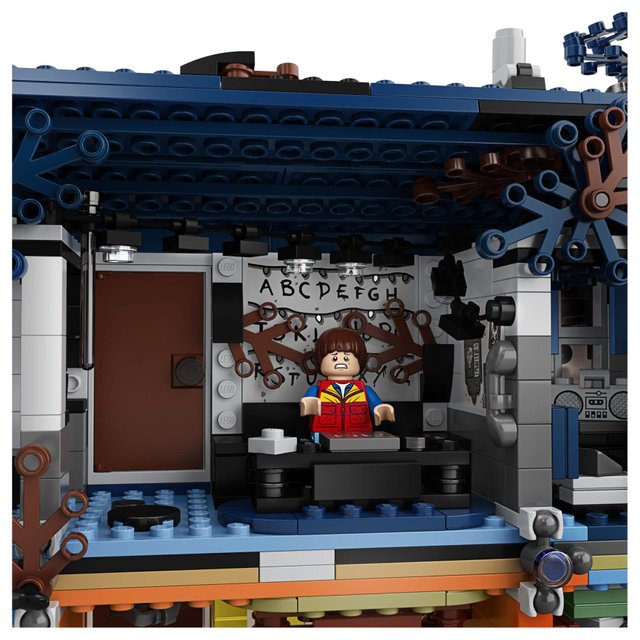 lego-stranger-things-75810-the-upside-down-1.jpg