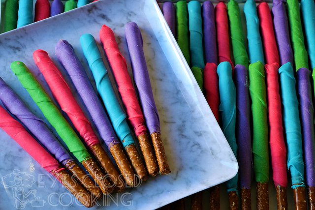 EyesClosedCooking-ColorfulChocoCoveredPretzelRods---01.jpg