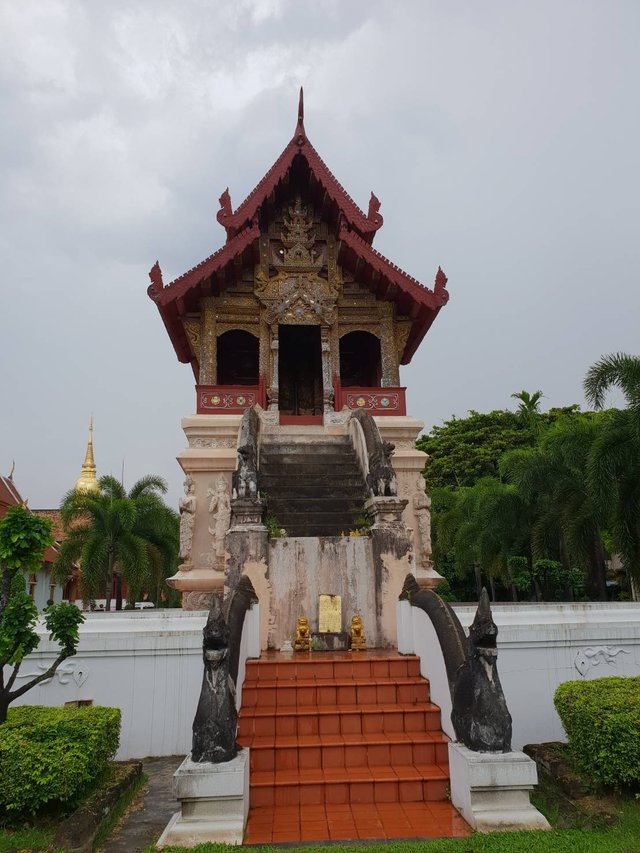 Wat Phra Singh5.jpg