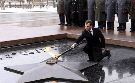 Medvedev_-_Tomb_of_the_Unknown_Soldier.jpeg.jpeg
