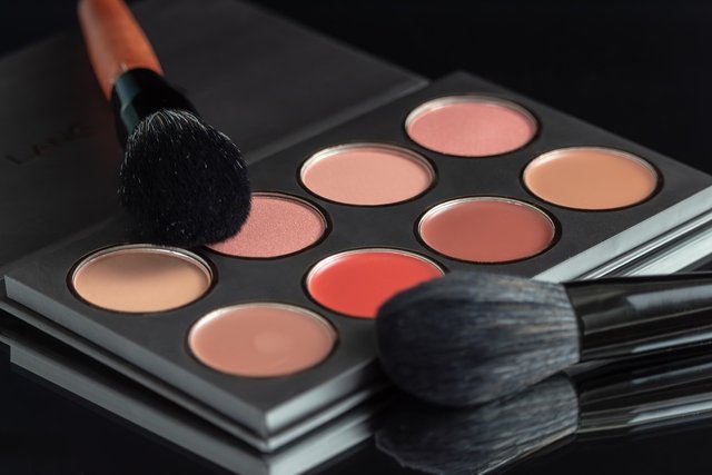 cosmetics-9086984_1280.jpg