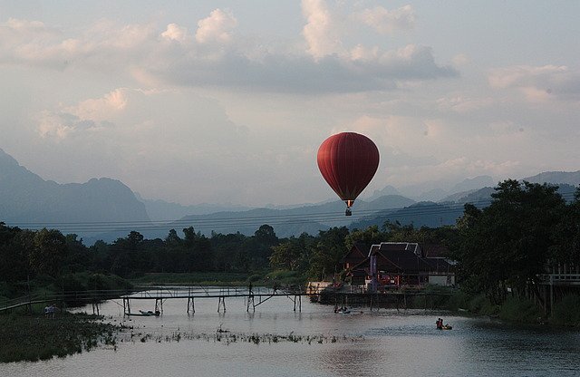 hot-air-balloon-Vang-Vieng-Laos.jpg