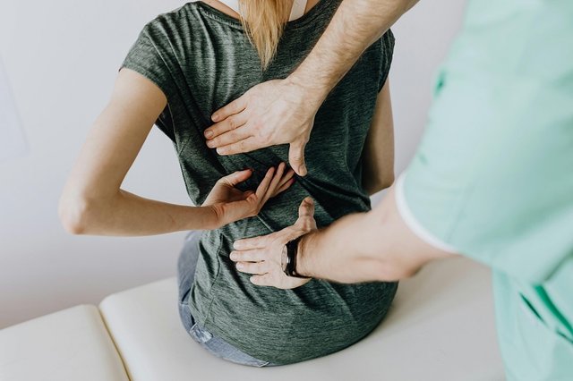 The Causes of Middle Back Pain.jpg