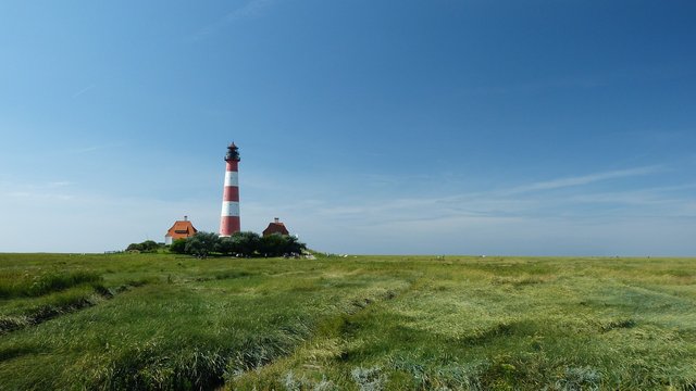 lighthouse-584913_1280.jpg