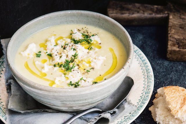 jerusalem-artichoke-soup-with-crab-and-preserved-lemon-90538-1.jpeg