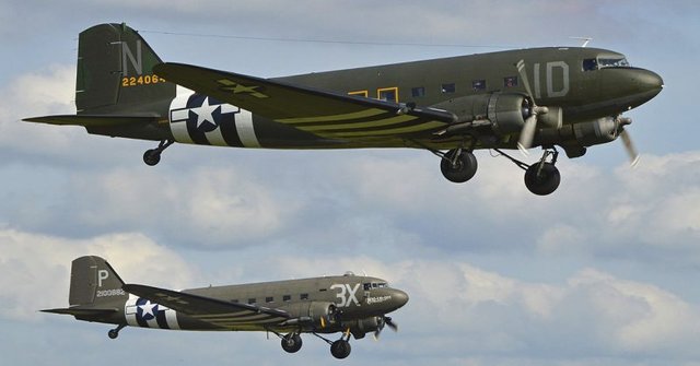 C47s in flight.jpg