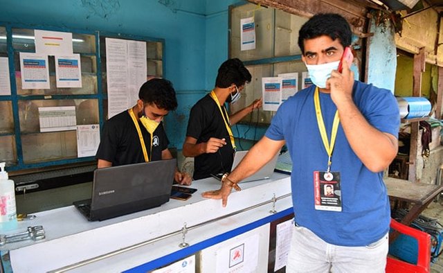 eg3cb2p_coronavirus-volunteers-india-afp_625x300_04_May_21.jpg