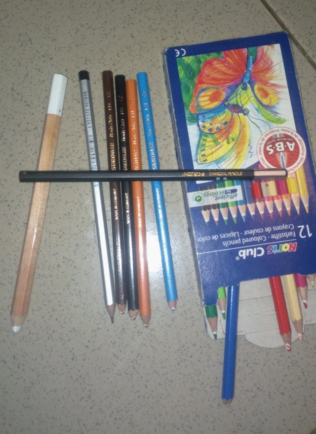 pencil_colour_charcoal_pencils.jpg