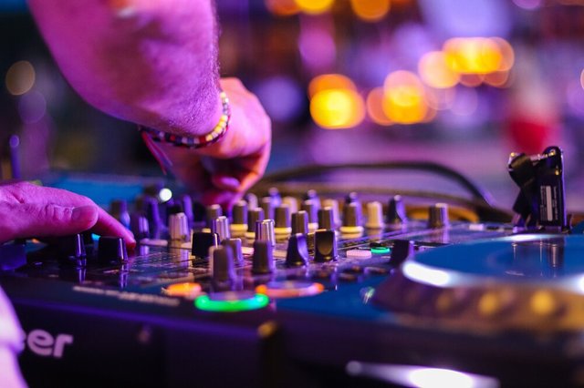 DJ+Decks.jpeg