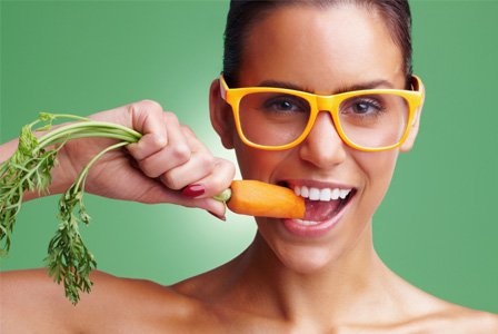 woman-eating-carrot-horiz.jpg