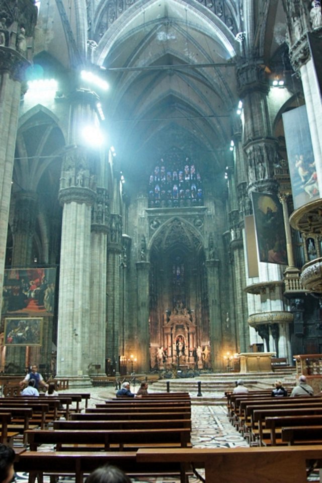 b-EU121022-013526.jpg