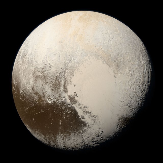 Pluto_in_True_Color_-_High-Res.jpg