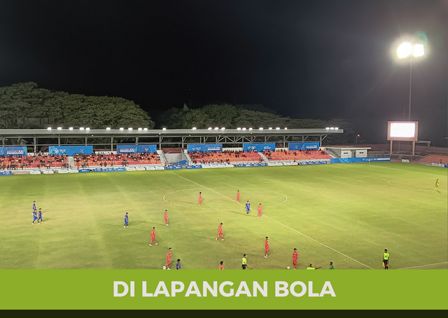 Di lapangan bola.png