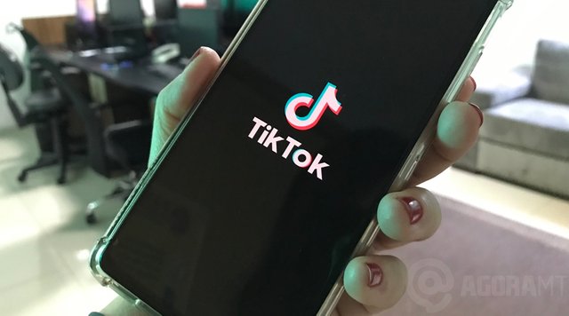 TIK-TOK.jpg