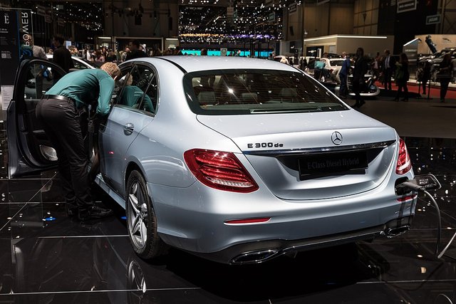 1024px-Geneva_International_Motor_Show_2018,_Le_Grand-Saconnex_(1X7A1842).jpg