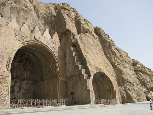 طاقبستان.jpg