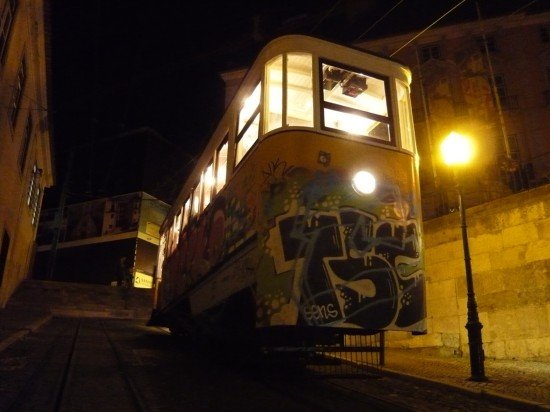 night_tram-550x412.jpg