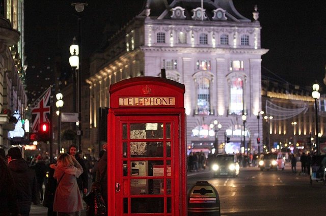 piccadilly-circus-2781570_960_720.jpg