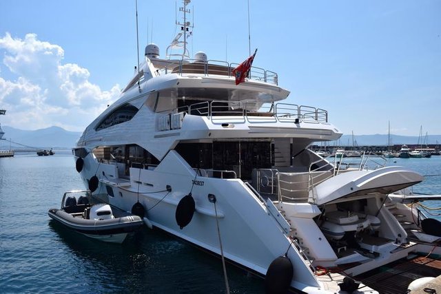 yacht_luxury_ship_boot (1).jpg