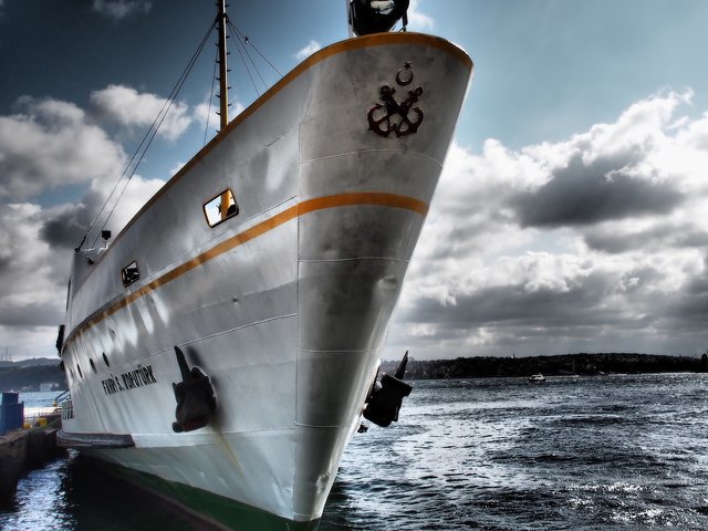 ship-527728_1280.jpg