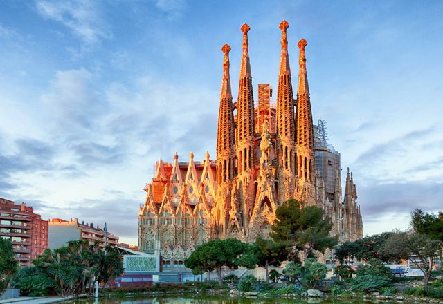 spanish-studies-abroad-barcelona-sagrada-familia.jpg