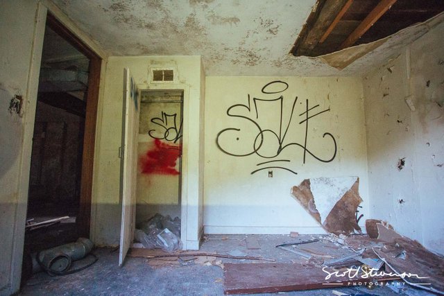 Abandoned House-3.jpg