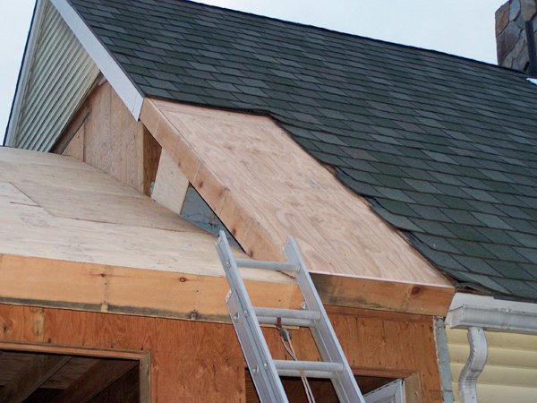 Construction - sheathing existing roof crop November 2019.jpg