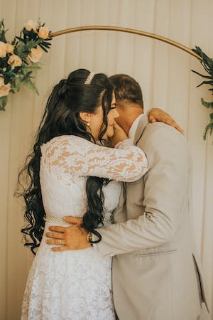 free-photo-of-bride-and-groom-hugging.jpeg