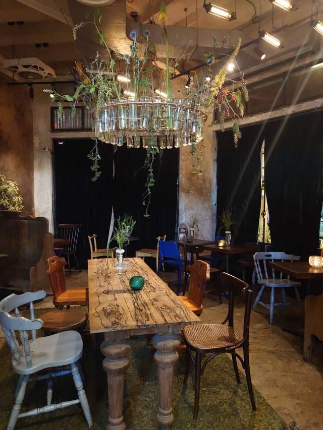 cozy restaurant2.jpg