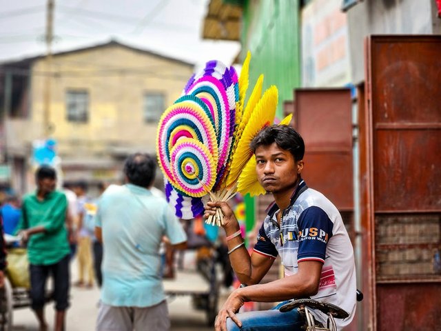 free-photo-of-merchant-selling-handicraft.jpg
