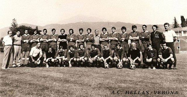 Associazione_Calcio_Hellas_Verona_1972-73.jpg