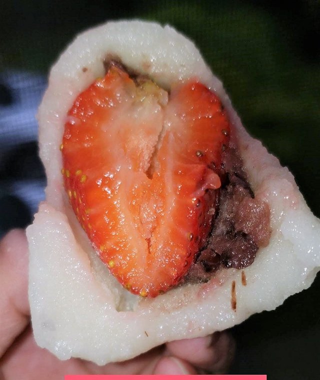 strawberry mochi 1024.jpg