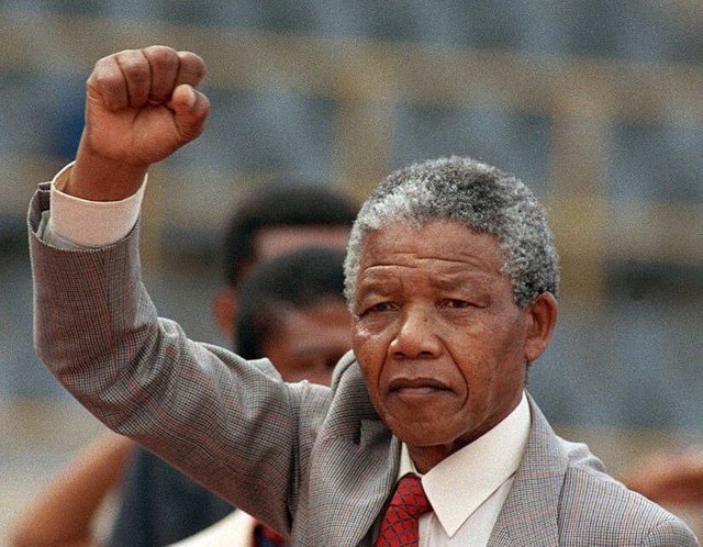 Nelson-Mandela-Bio-Education-Age-Children-Net-Worth-Wife-Facts-Spouse-Wikipedia-Cause-Of-Death-824x641.webp