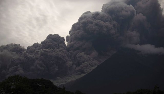 Guatemala_Volcano4_05-06-18-750x430.jpg