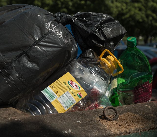 plastic-waste-3692513_1280.jpg