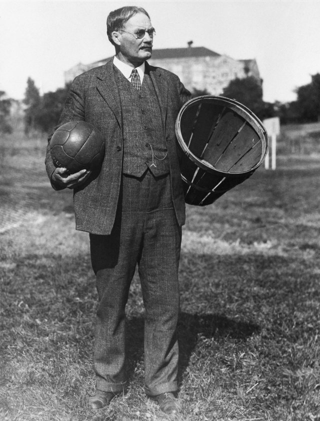 2048px-Dr._James_Naismith.jpg