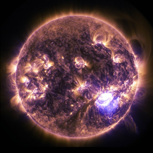 solar-flare-601043_1920.jpg