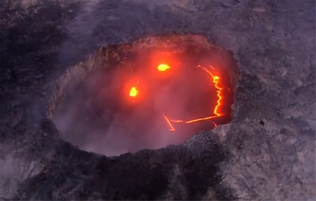 smiling-volcano-eruption-paradise-helicopters-hawaii-1.jpg