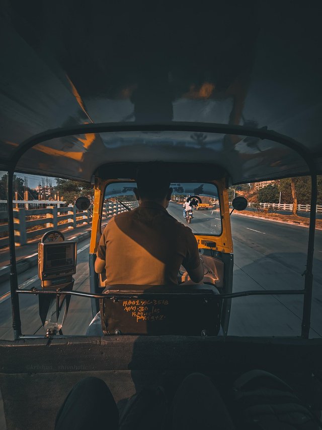 autorickshaw-7969465_1280.jpg