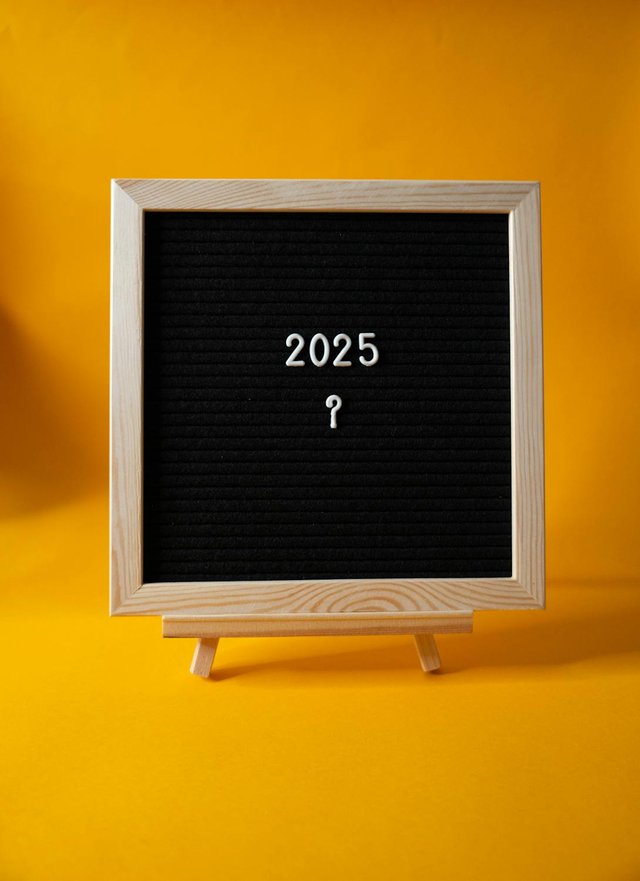 free-photo-of-minimalist-2025-chalkboard-sign-on-vibrant-background.jpeg