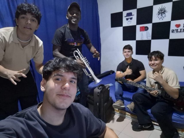 1000459872.jpg