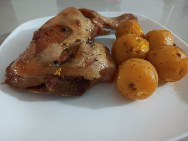 Pollo Horneado con Papa 2.jpg