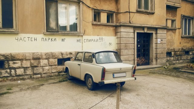 trabant-601-in-private-parking-lot-2.jpg