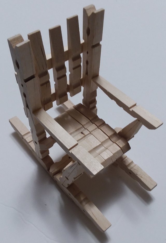 Rocking chair made of clothes pins  Wooden clothespin crafts, Wooden  crafts, Clothes pin crafts