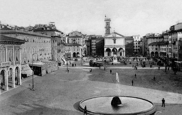 Livorno_Piazza_Grande.jpg