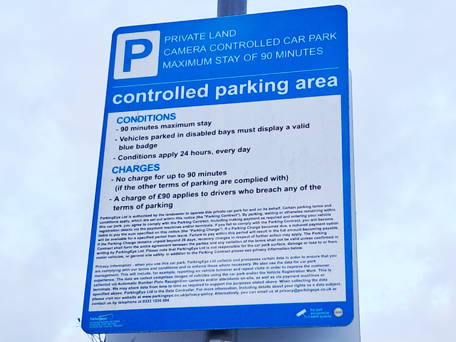 Carmarthen-Lidl-car-park-sign-20250123.png