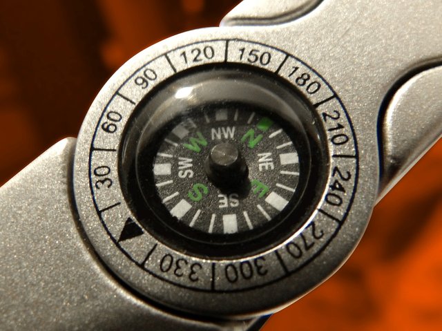 compass-1222638_960_720.jpg