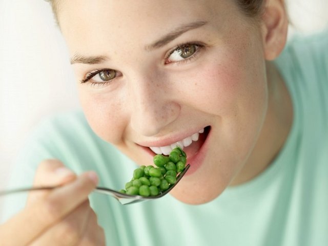 pass-peas-please-pillow-800x600.jpg