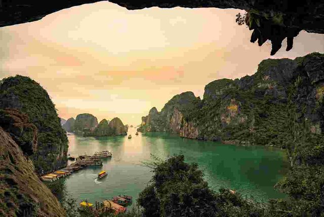 Intrepid Travel-Peregrine Adventures-vietnam_halong-bay_landscape_617829116.jpg