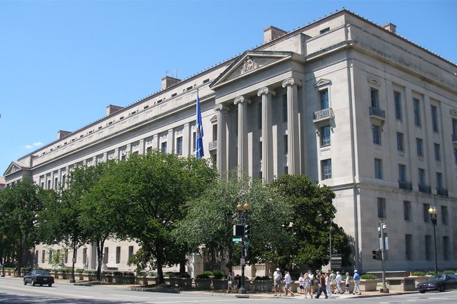 U.S._Department_of_Justice_headquarters,_August_12,_2006.jpg